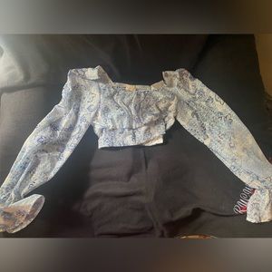 Blue bandana design crop top puffy sleeves